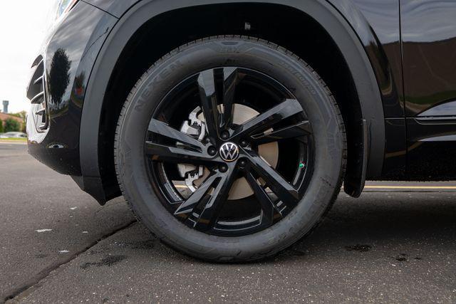 new 2026 Volkswagen Atlas Cross Sport car, priced at $53,128