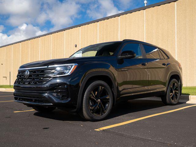 new 2026 Volkswagen Atlas Cross Sport car, priced at $53,371