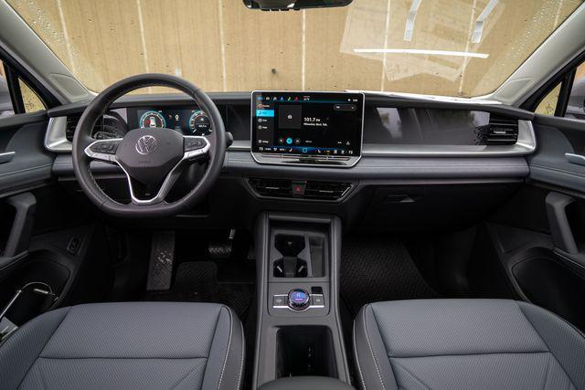 new 2025 Volkswagen Tiguan car, priced at $38,176