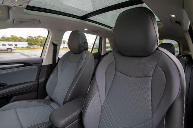 new 2025 Volkswagen Tiguan car, priced at $38,176