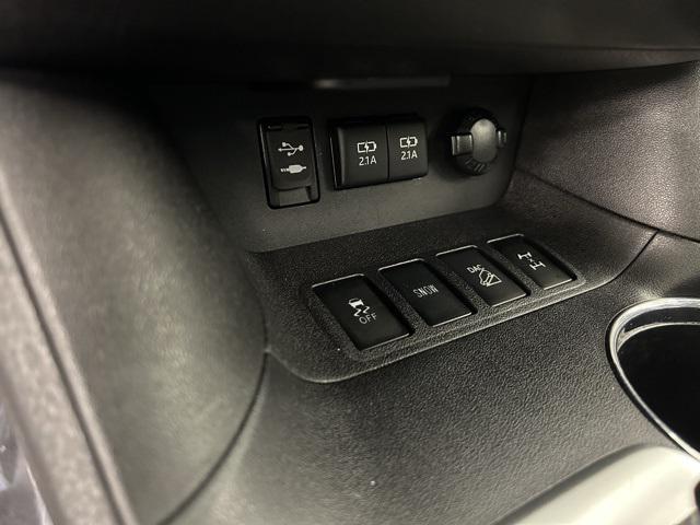 used 2018 Toyota Highlander car, priced at $29,512