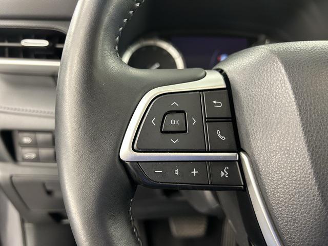 used 2022 Toyota Highlander car, priced at $41,100