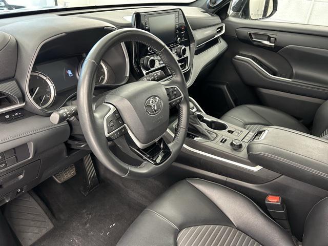used 2022 Toyota Highlander car, priced at $41,100