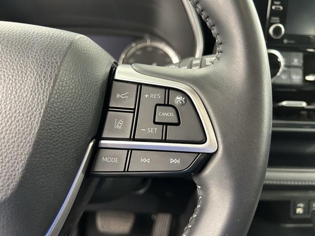used 2022 Toyota Highlander car, priced at $41,100