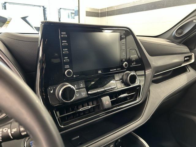 used 2022 Toyota Highlander car, priced at $41,100