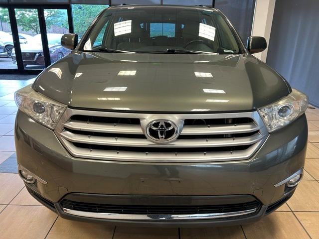 used 2011 Toyota Highlander car, priced at $13,400