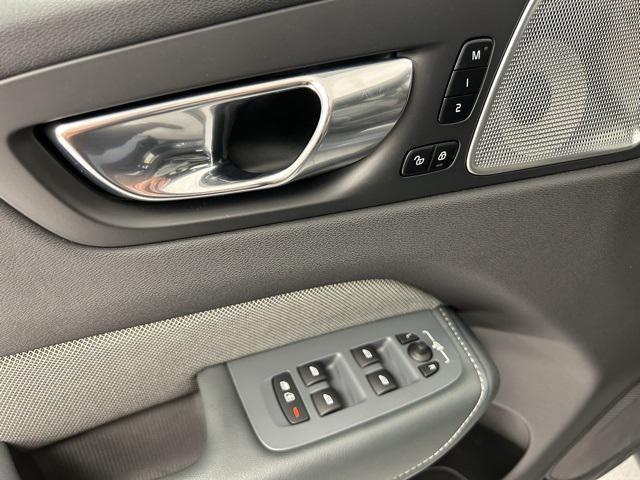 used 2022 Volvo XC60 Recharge Plug-In Hybrid car, priced at $36,285