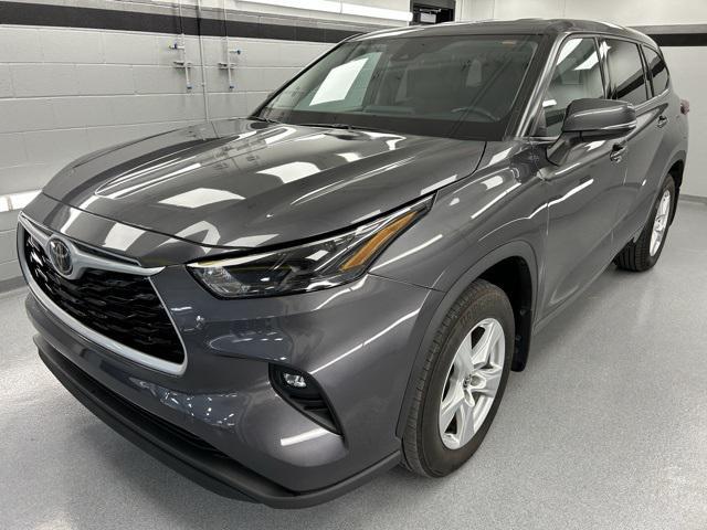 used 2022 Toyota Highlander car, priced at $32,299