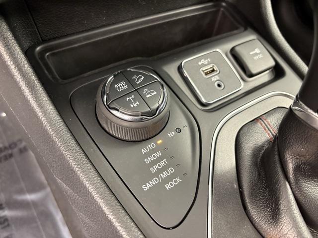 used 2019 Jeep Cherokee car, priced at $15,999