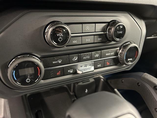 used 2025 Ford Bronco car, priced at $49,869