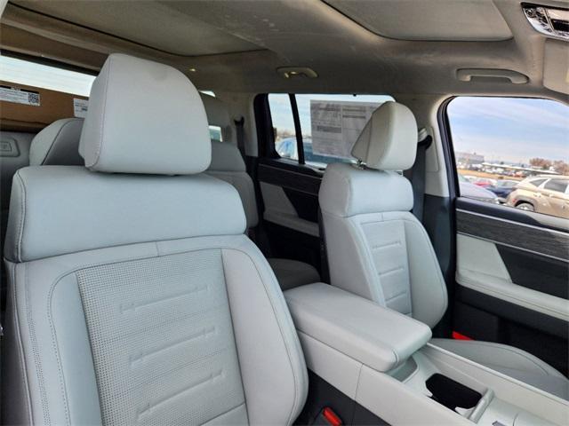 new 2025 Hyundai Santa Fe car, priced at $47,998