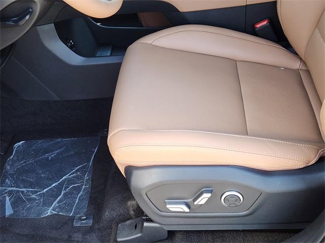 new 2025 Hyundai SANTA FE HEV car, priced at $45,685