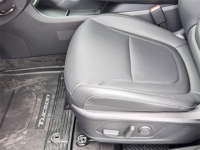 new 2025 Hyundai TUCSON Hybrid car, priced at $41,559