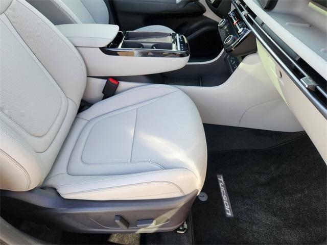 new 2025 Hyundai TUCSON Hybrid car, priced at $38,970