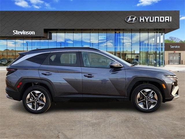 new 2025 Hyundai TUCSON Hybrid car, priced at $36,194