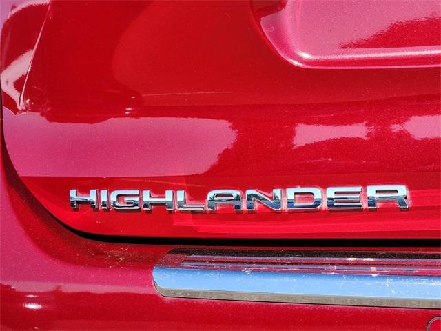 used 2021 Toyota Highlander car, priced at $37,200