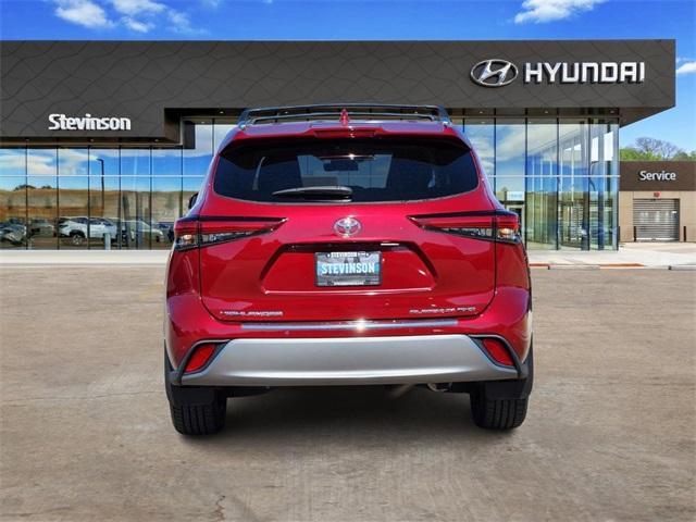 used 2021 Toyota Highlander car, priced at $37,200