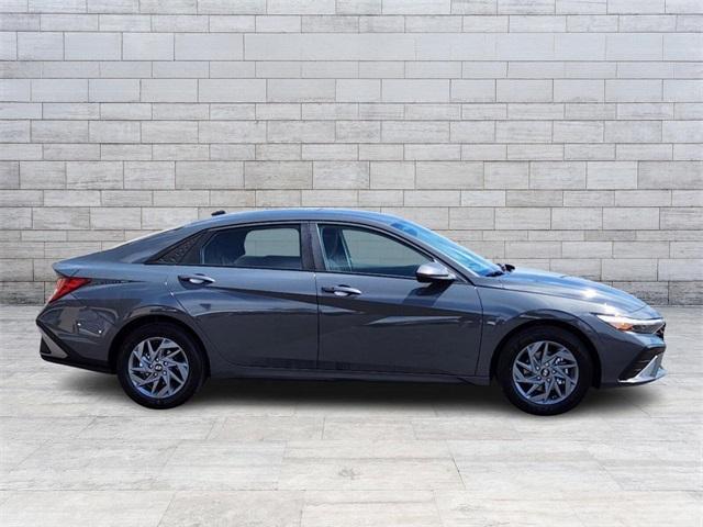 new 2024 Hyundai Elantra HEV car, priced at $28,684