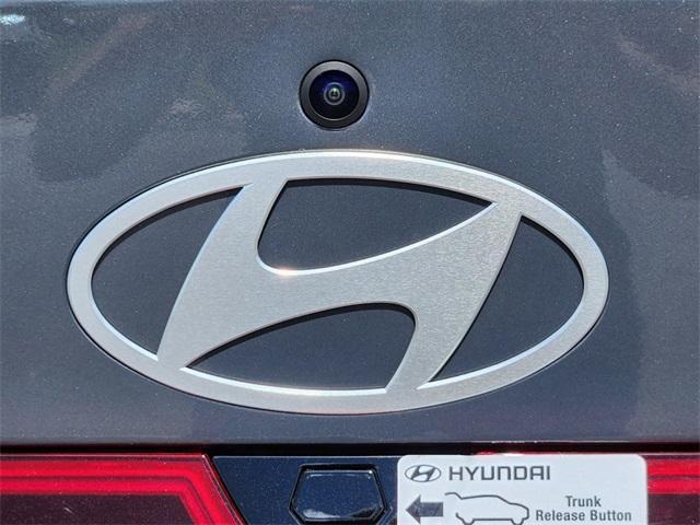 new 2024 Hyundai Elantra HEV car, priced at $28,684