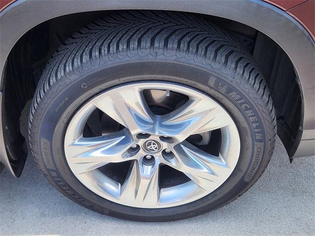 used 2016 Toyota Highlander car, priced at $20,900