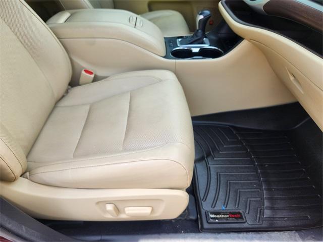 used 2016 Toyota Highlander car, priced at $20,900