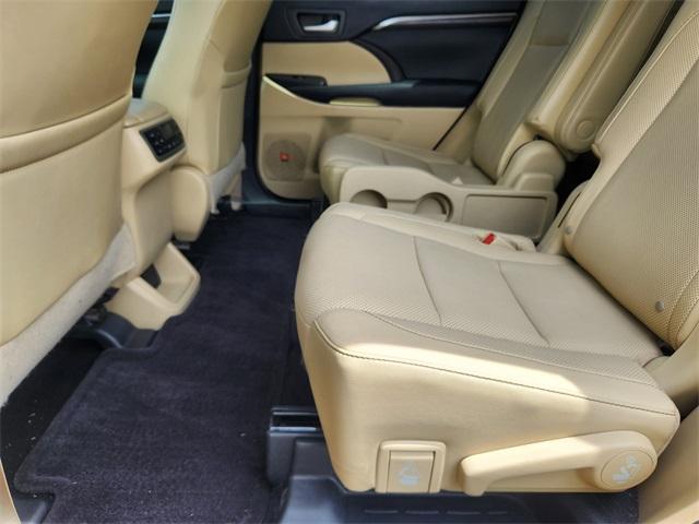 used 2016 Toyota Highlander car, priced at $20,900