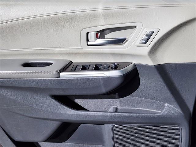 used 2023 Toyota Sienna car, priced at $44,201