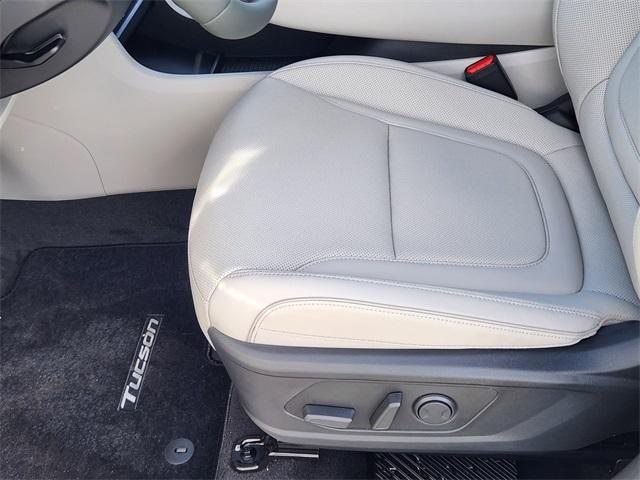 new 2025 Hyundai TUCSON Hybrid car, priced at $39,623