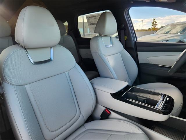new 2025 Hyundai TUCSON Hybrid car, priced at $39,623