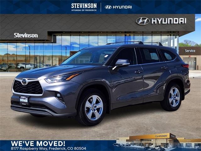 used 2022 Toyota Highlander car, priced at $28,900