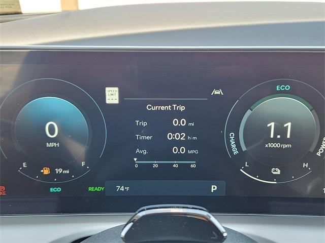 new 2025 Hyundai TUCSON Hybrid car, priced at $36,437