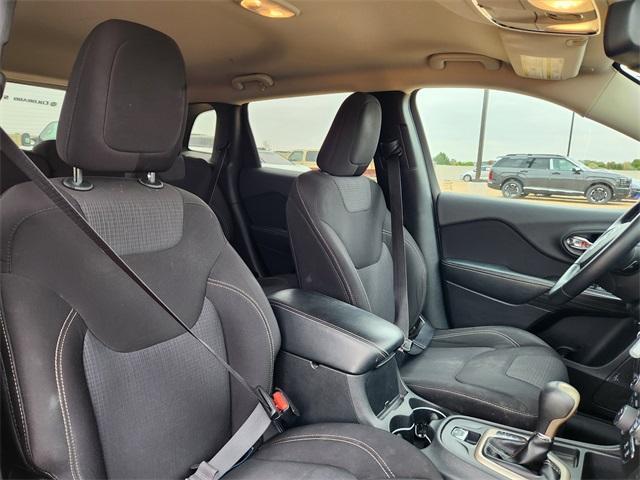 used 2015 Jeep Cherokee car, priced at $10,900