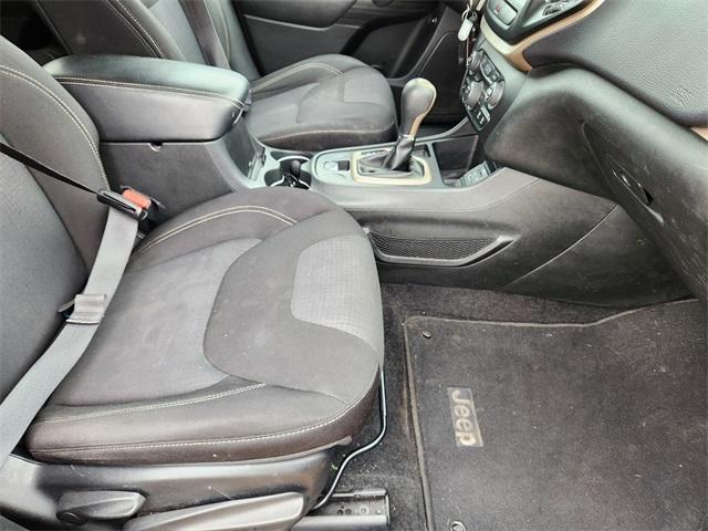 used 2015 Jeep Cherokee car, priced at $10,900