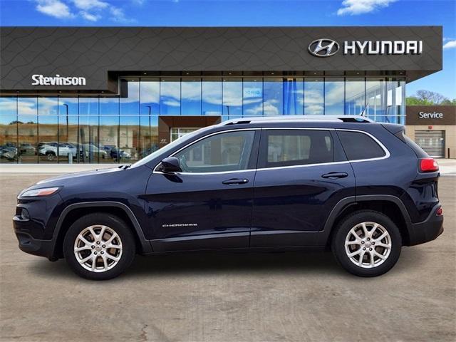 used 2015 Jeep Cherokee car, priced at $10,900