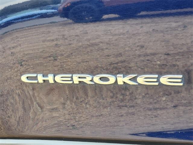 used 2015 Jeep Cherokee car, priced at $10,900