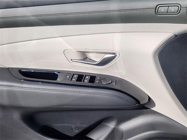 new 2025 Hyundai TUCSON Hybrid car, priced at $38,820