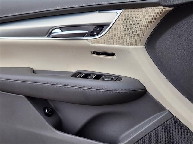 used 2018 Cadillac XT5 car, priced at $17,990