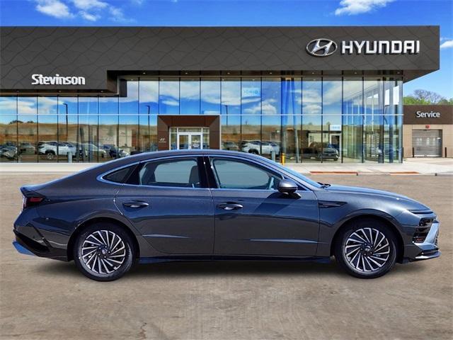 new 2026 Hyundai Sonata Hybrid car, priced at $40,449
