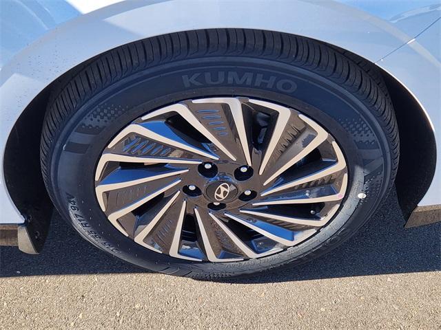 new 2025 Hyundai Sonata Hybrid car, priced at $36,044