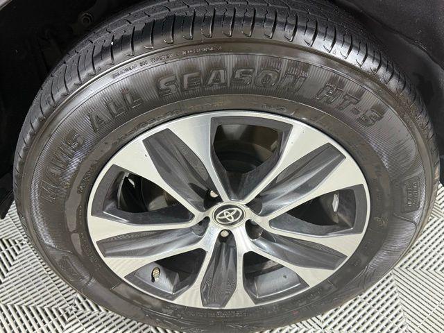 used 2020 Toyota Highlander Hybrid car, priced at $30,490