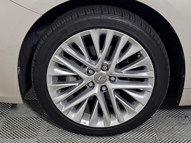 used 2013 Lexus ES 350 car, priced at $17,490