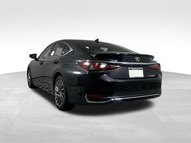 new 2024 Lexus ES 300h car, priced at $53,820