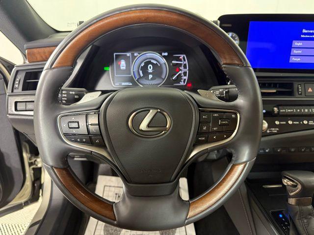 used 2023 Lexus ES 300h car, priced at $39,990