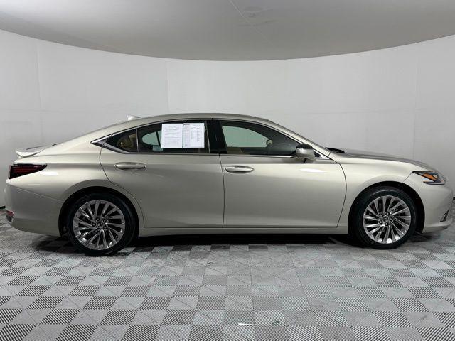 used 2023 Lexus ES 300h car, priced at $39,990
