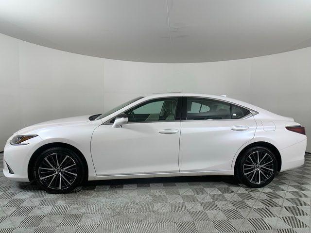 used 2024 Lexus ES 250 car, priced at $40,990