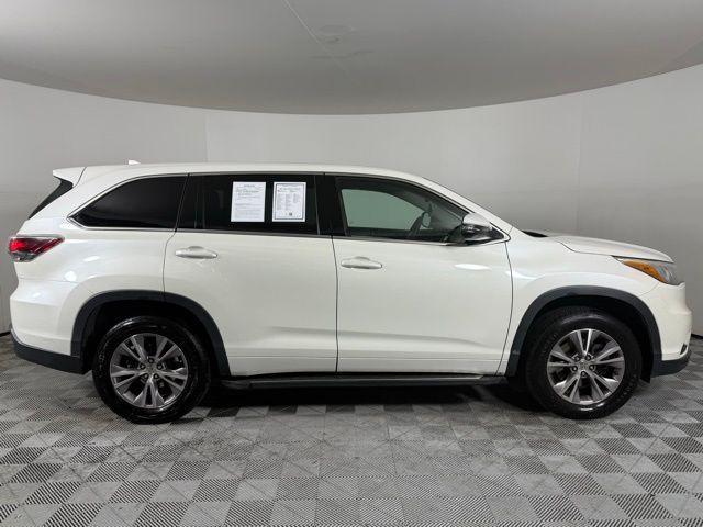 used 2015 Toyota Highlander car, priced at $14,990