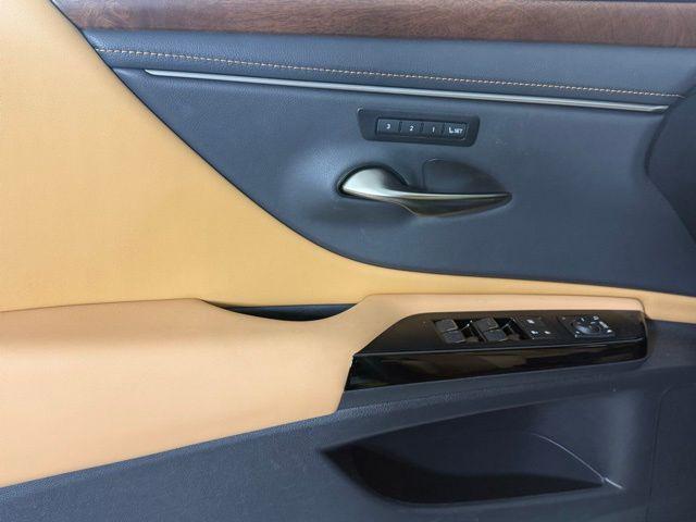 used 2024 Lexus ES 350 car, priced at $43,990