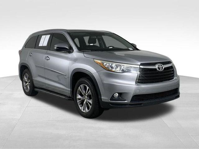 used 2015 Toyota Highlander car, priced at $19,990