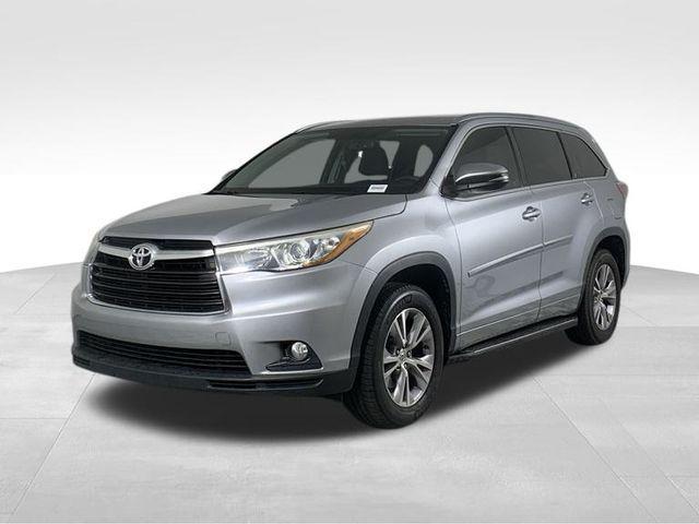 used 2015 Toyota Highlander car, priced at $19,990