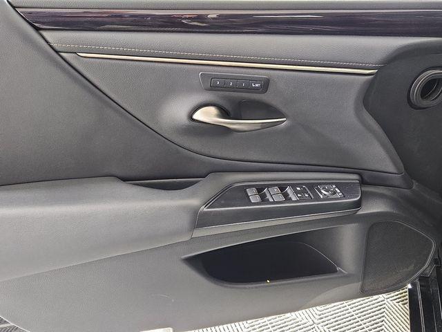 used 2021 Lexus ES 300h car, priced at $32,490